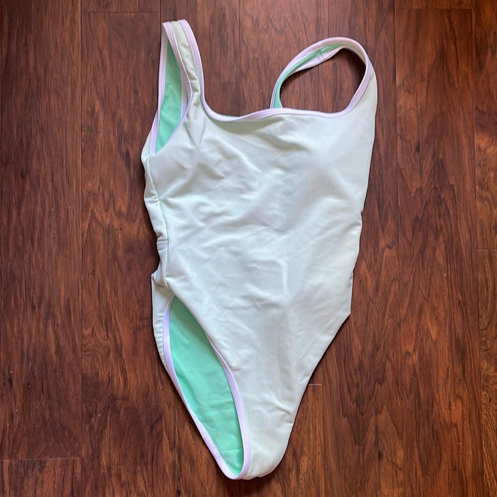 LAINSNOW mint one-piece swimsuit - large - new w/o tags